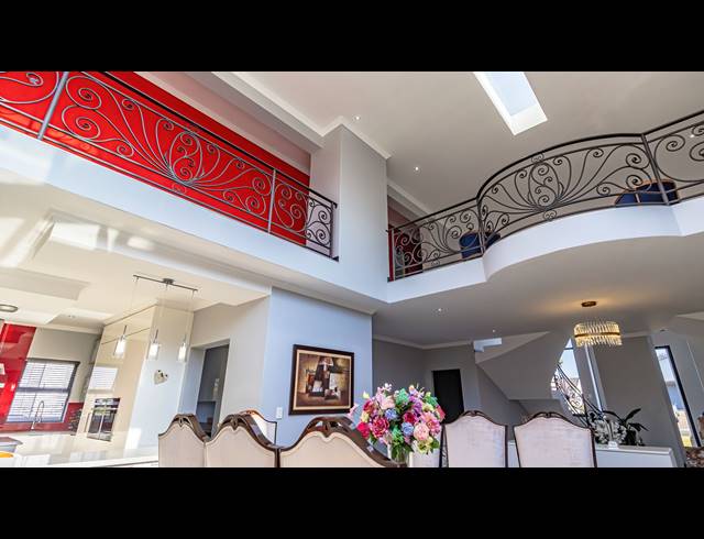 7 BEDROOM HOUSE FOR SALE IN MIDLANDS ESTATE